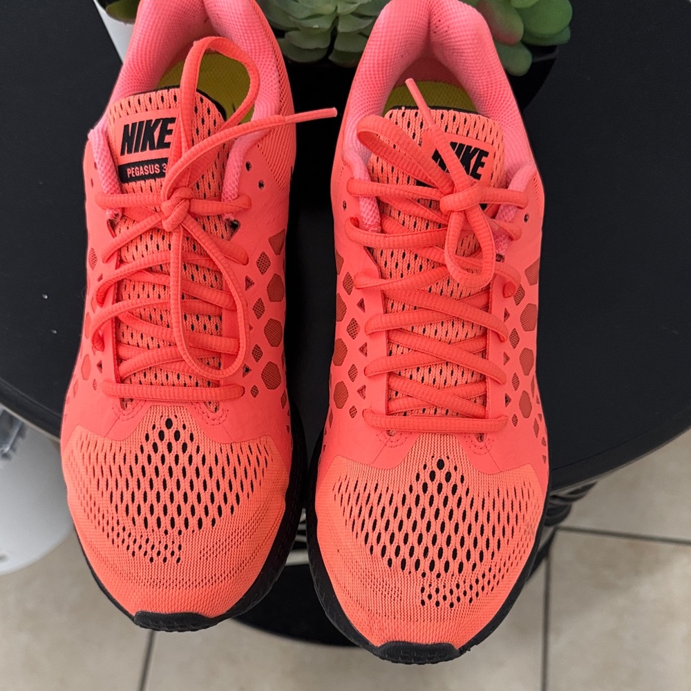 Nike Women's Athletic Shoes - Bright Pink